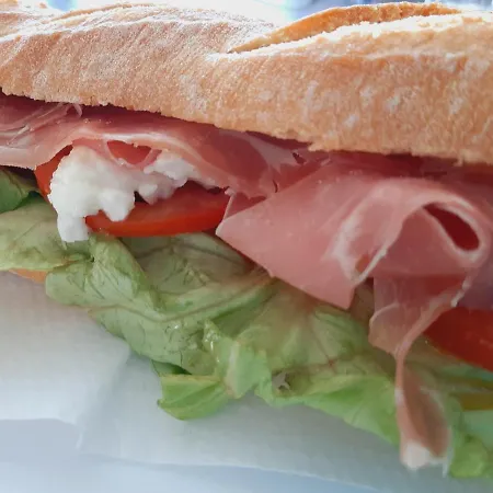 Cyrnea - Adults Only B&B *