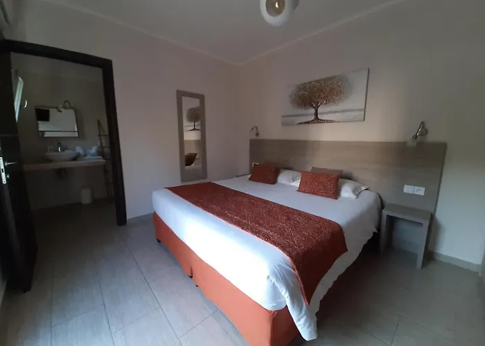 Cyrnea - Adults Only Bed & Breakfast