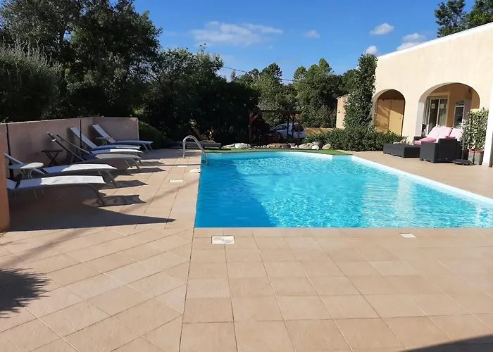 Cyrnea - Adults Only 住宿加早餐酒店 *