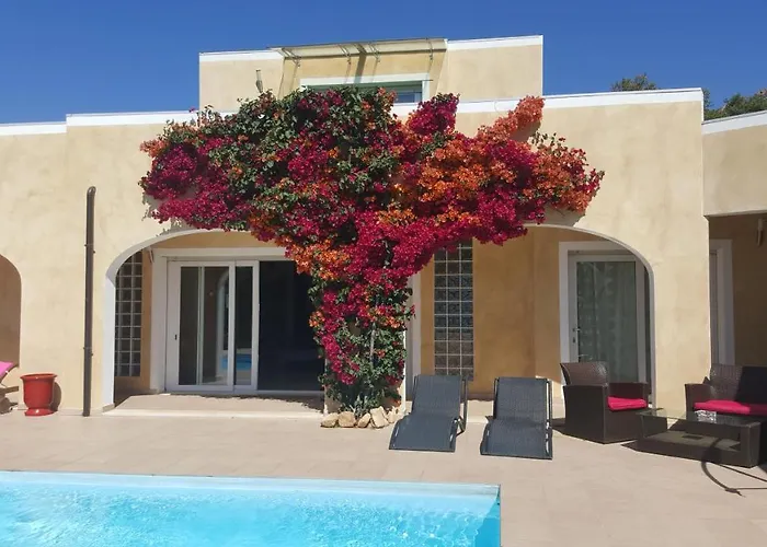 Cyrnea - Adults Only Bed & Breakfast