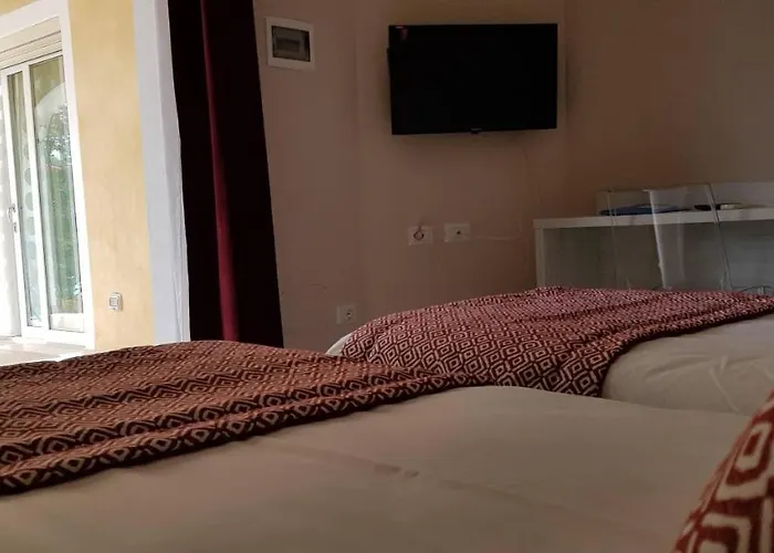 Cyrnea - Adults Only Bed & Breakfast *