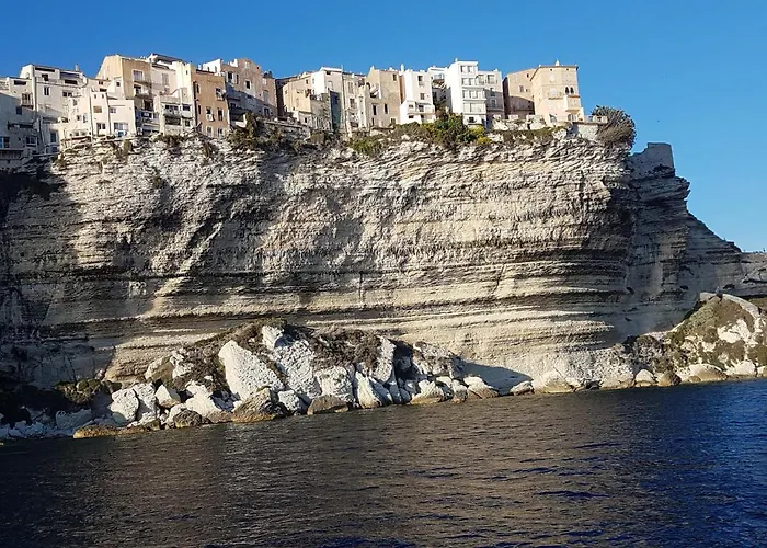 Cyrnea - Adults Only Bed & Breakfast