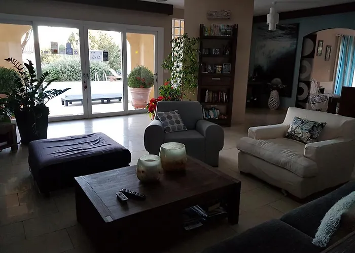 Cyrnea - Adults Only 住宿加早餐酒店 *